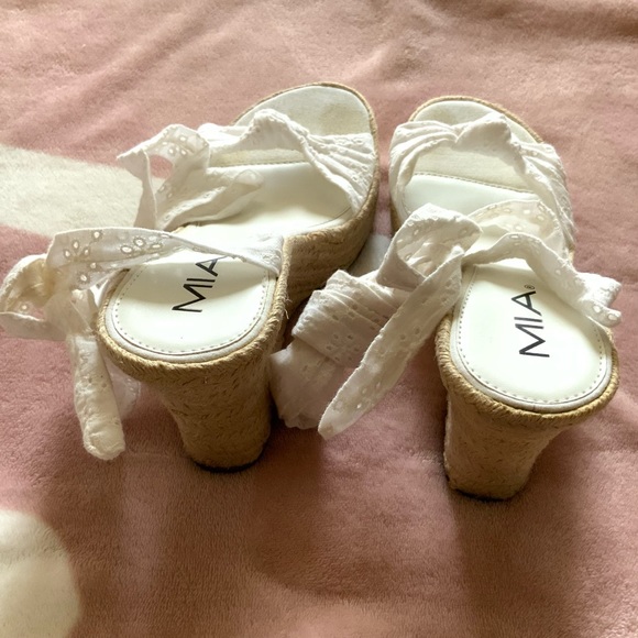 Women’s Mia White Tie Up Wedges Size 8.5 - Picture 4 of 4